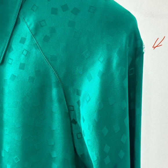 Beautiful Forest Green Vintage 100% Silk Blouse By Christian Dior Size 10 - Picture 10 of 10